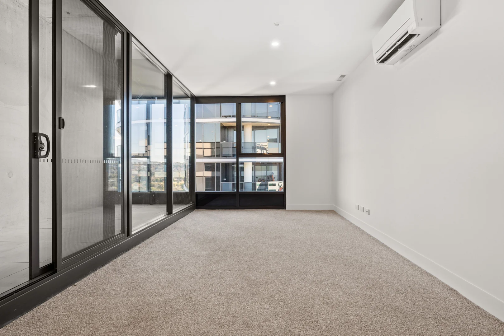Additional image 2 of 1506/6 Furzer Street, Phillip ACT 2606