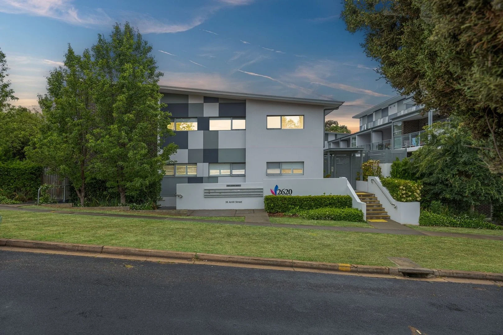 8/36 Antill Street, Queanbeyan NSW 2620