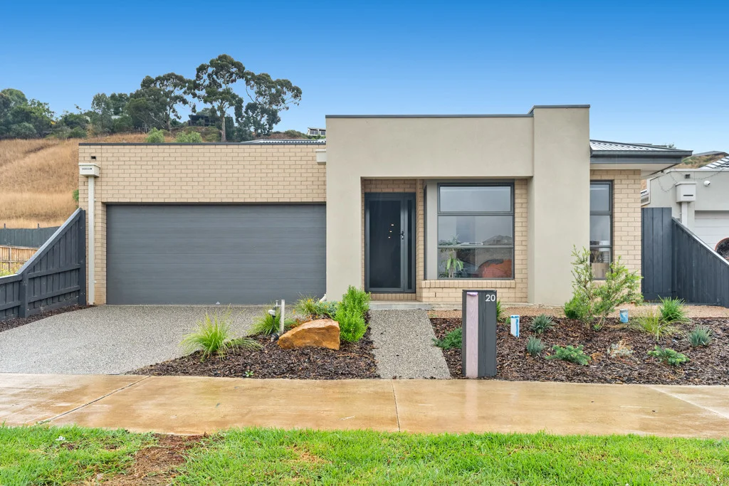 20 Adelong Way, Bacchus Marsh VIC 3340