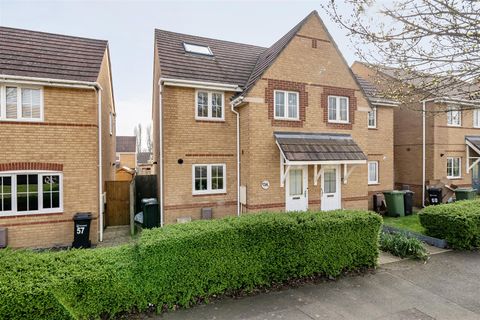 Jubilee Avenue, Portchester Borders PO6