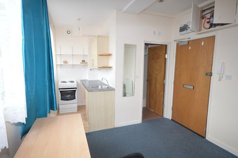 |Ref: R152374|, Mede House, Salisbury Street, Southampton SO15, Studio to rent