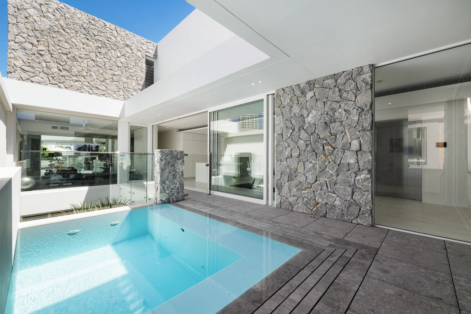 Additional image 9 of 46 Woodroffe Avenue, Main Beach QLD 4217