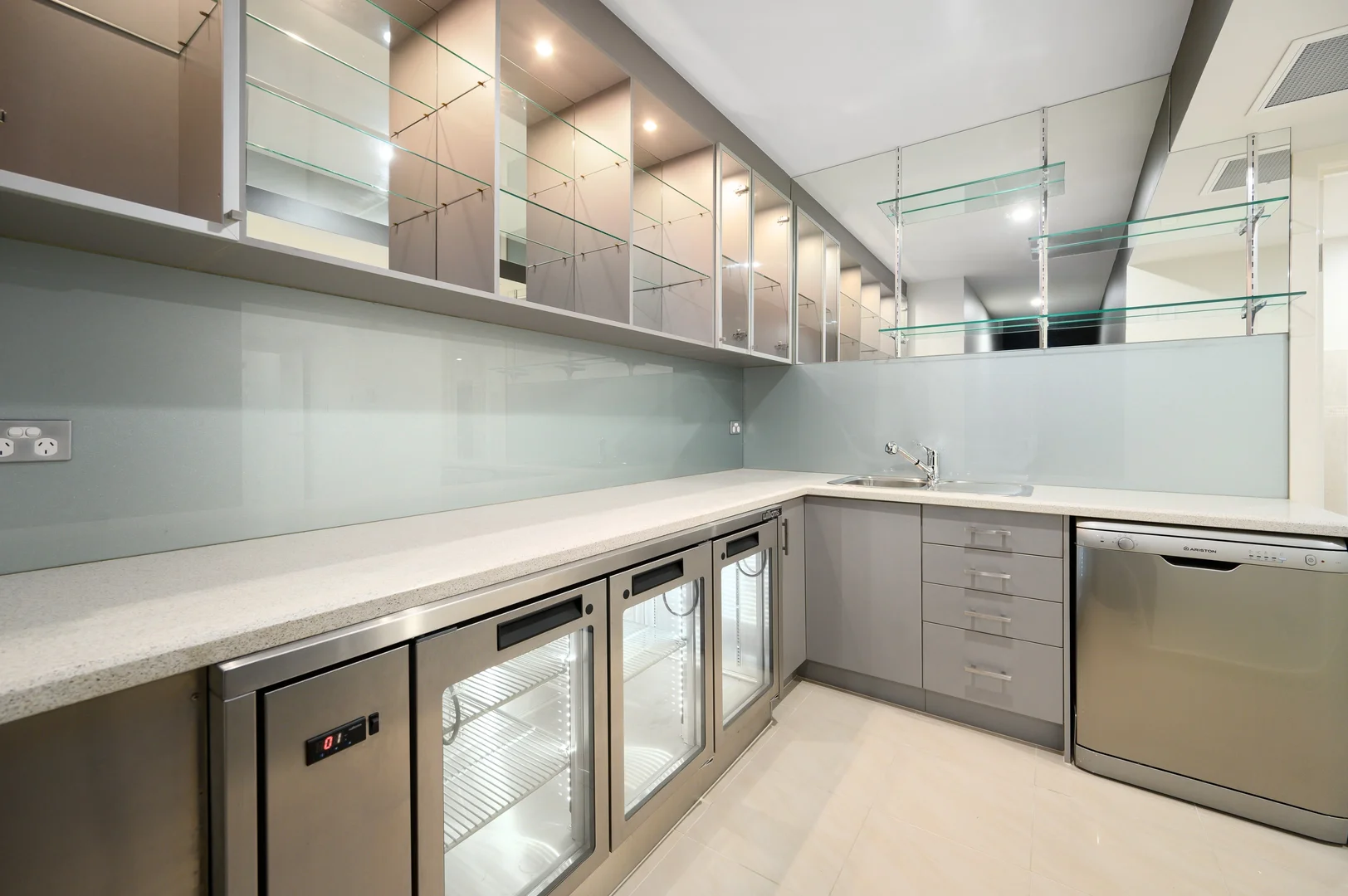 Additional image 27 of 20 Knightsbridge Parade West, Sovereign Islands QLD 4216