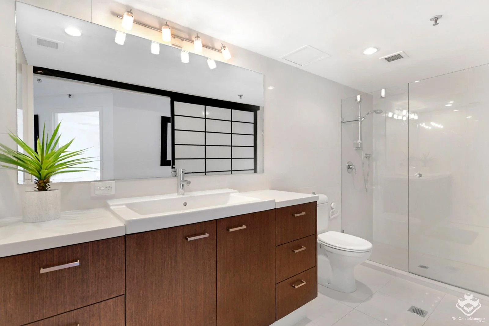 Additional image 10 of ID:21171893/3554 Main Beach Parade, Main Beach QLD 4217