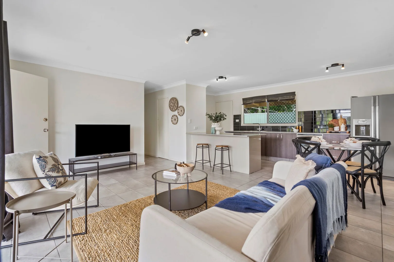 Additional image 3 of 18 Skyline Drive, Kingston QLD 4114