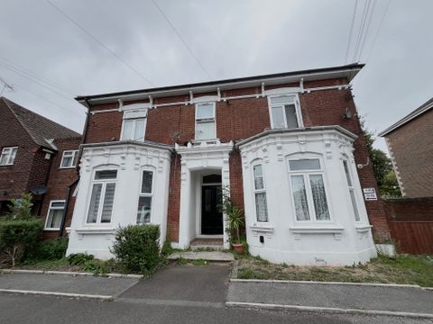 Clifton Road, Southampton SO15