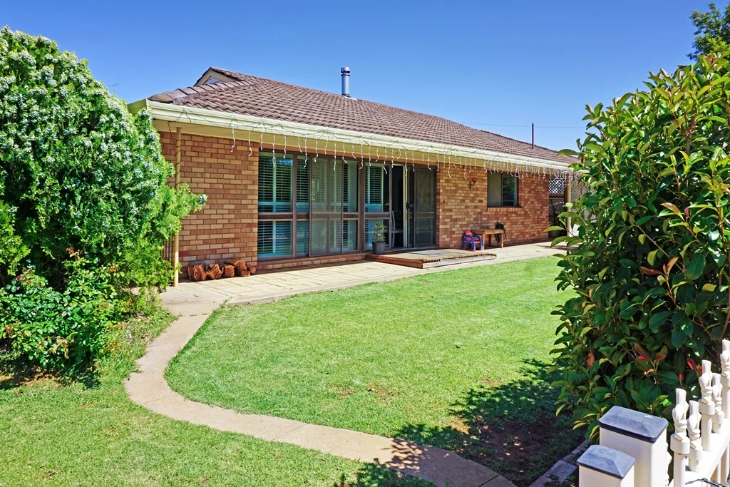 6 Belar Street, West Wyalong NSW 2671