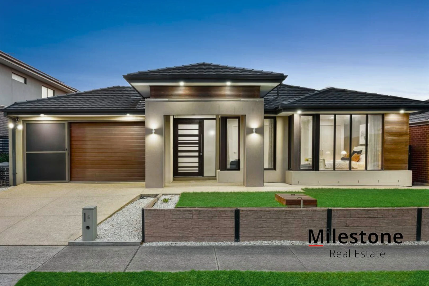 5 Aminya Drive, Clyde North VIC 3978