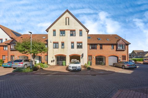 Newlyn Way, Port Solent, Portsmouth PO6