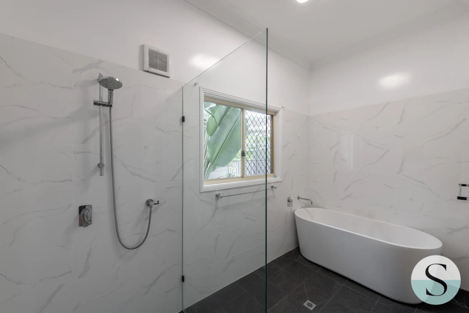 Additional image 22 of 5 Imperial Close, Floraville NSW 2280