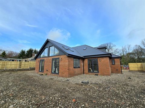 Peewit Hill, Bursledon SO31, Room to rent