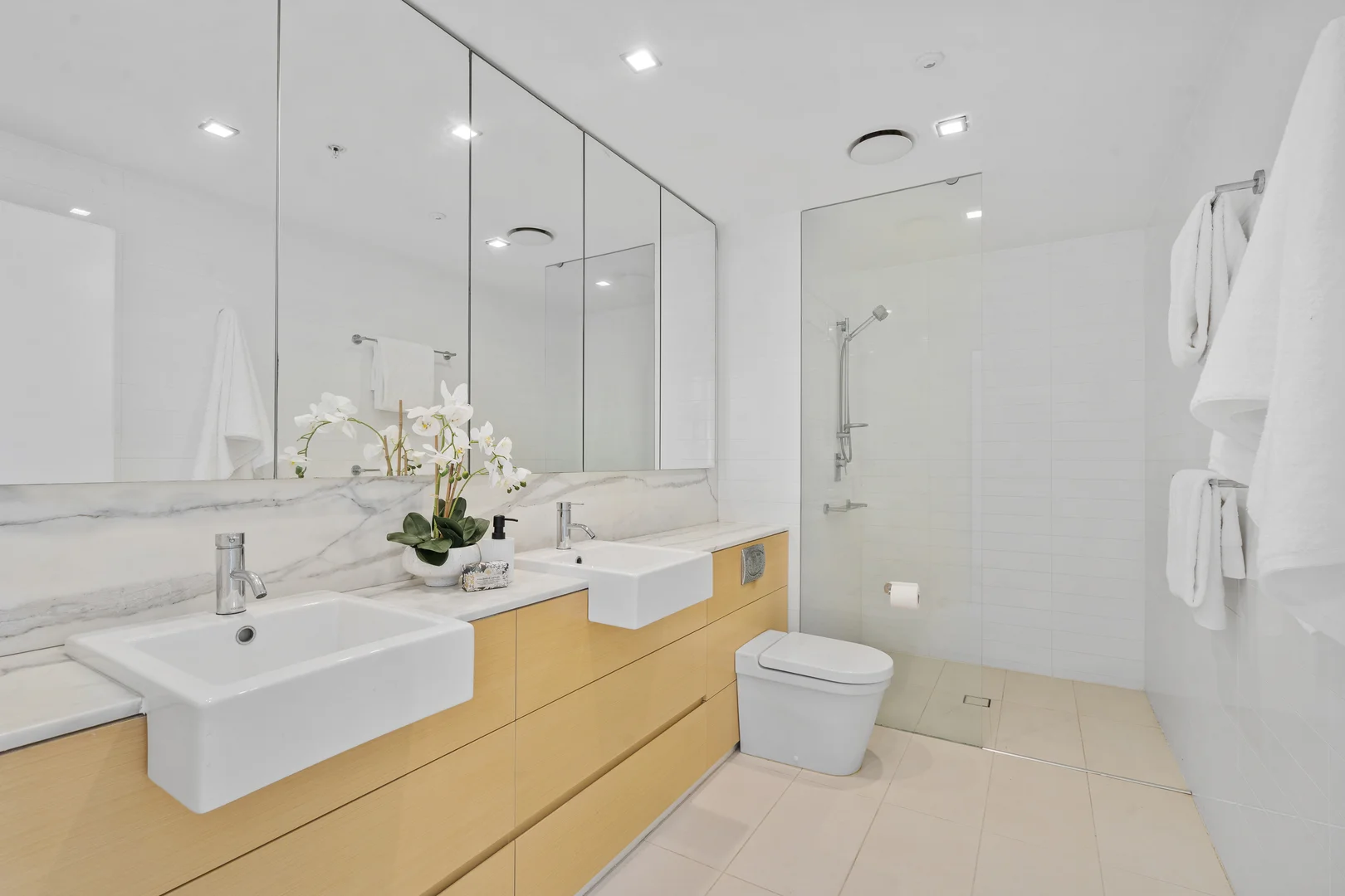 Additional image 13 of 2114/2-14 The Esplanade, Burleigh Heads QLD 4220