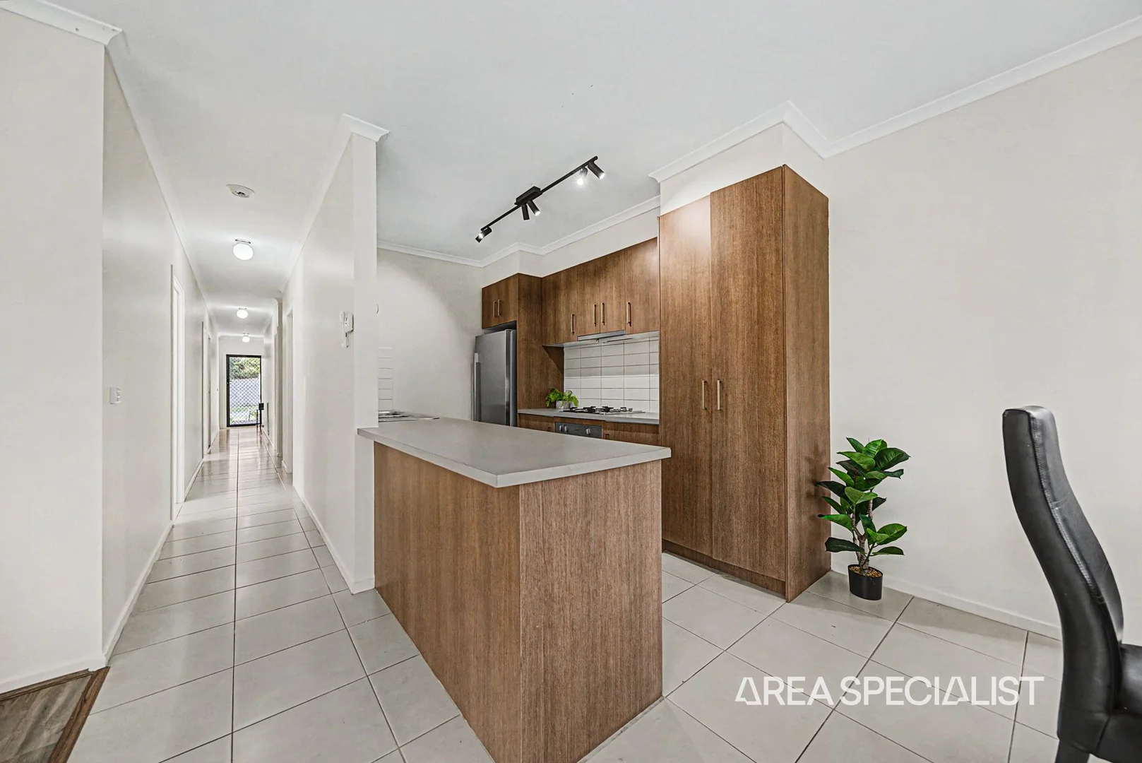 10 Cascade Way, Pakenham VIC 3810 photo 3