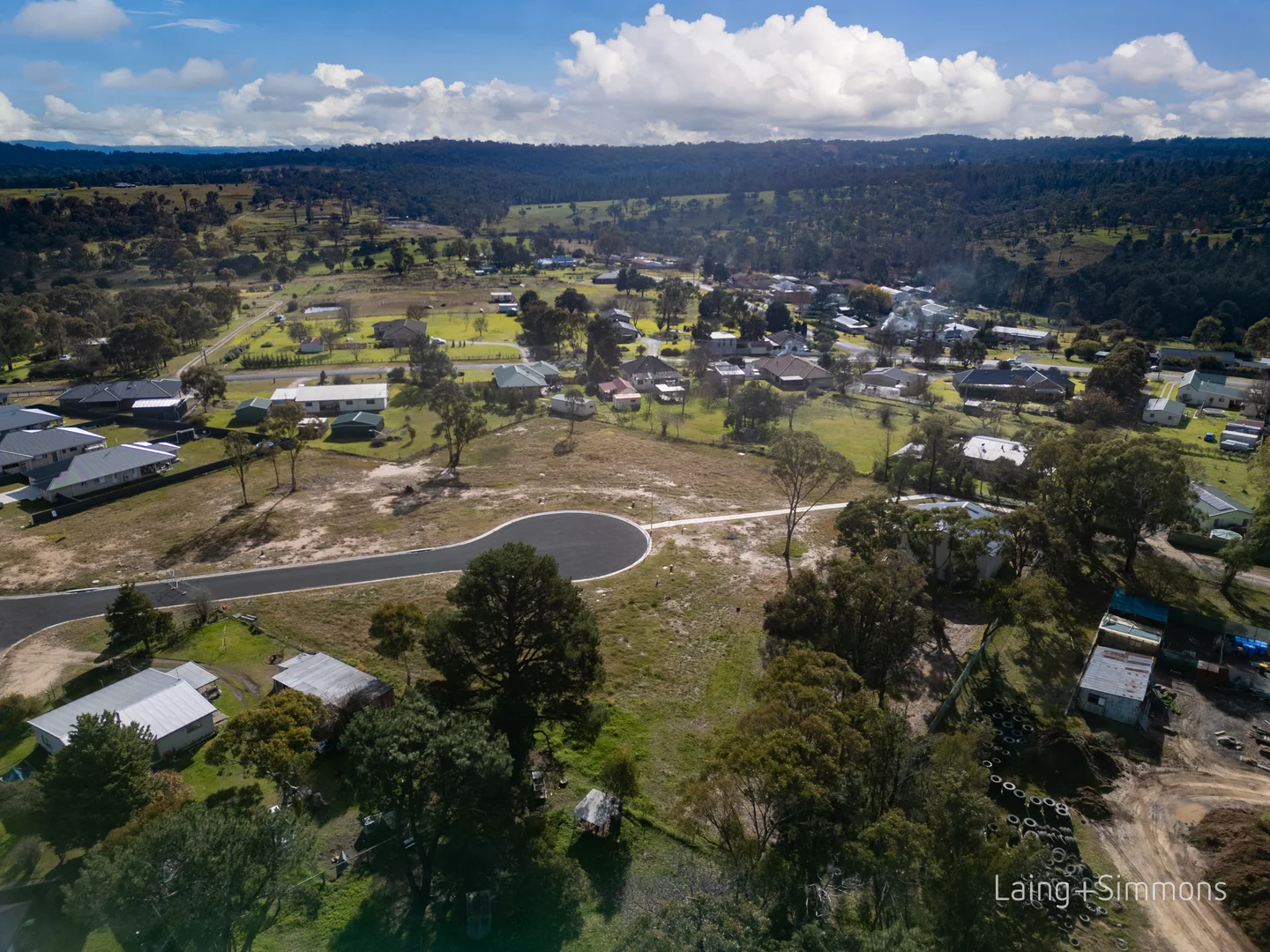 Additional image 2 of 13 Schofield Close, Uralla NSW 2358