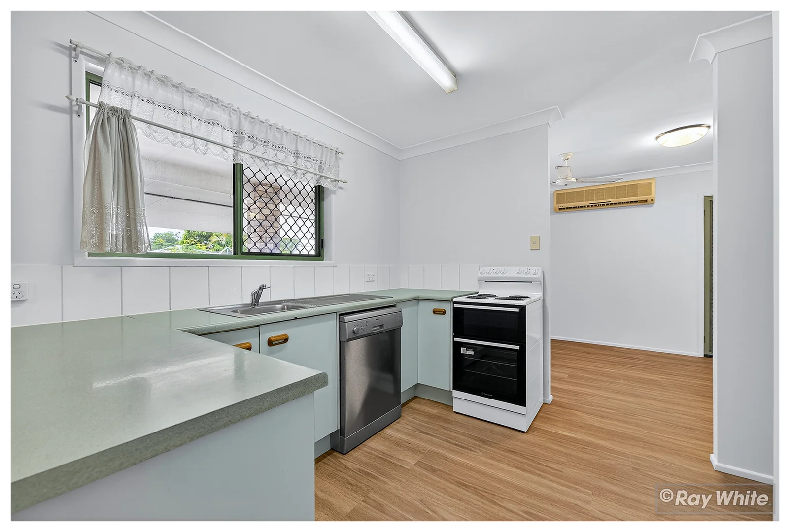 Additional image 4 of 32 Munro Street, Kawana QLD 4701