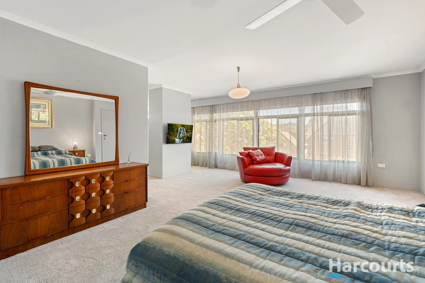 Additional image 29 of 19 The Esplanade, Caves Beach NSW 2281