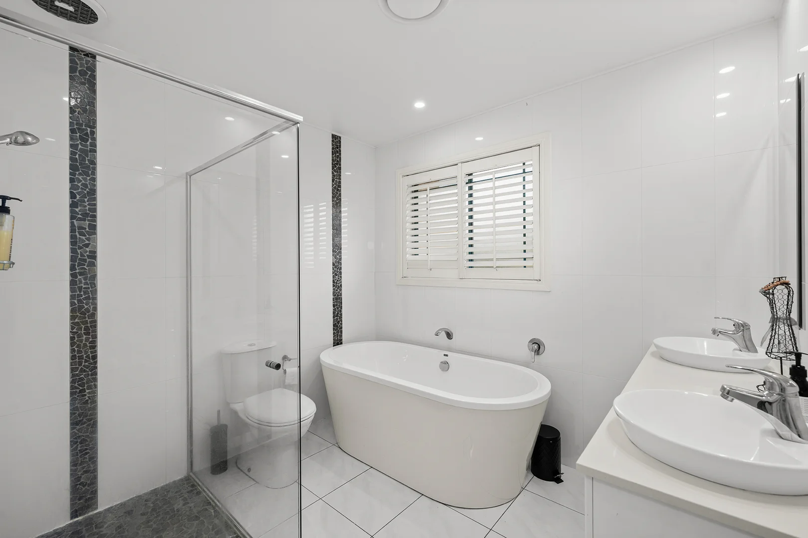 Additional image 14 of 2/129 Bayview Street, Runaway Bay QLD 4216