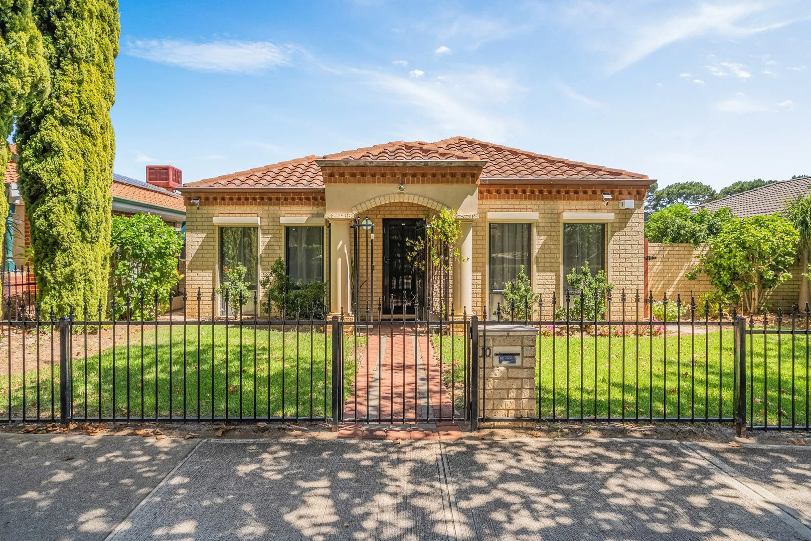 10 Woodlake Boulevard, Ellenbrook WA 6069