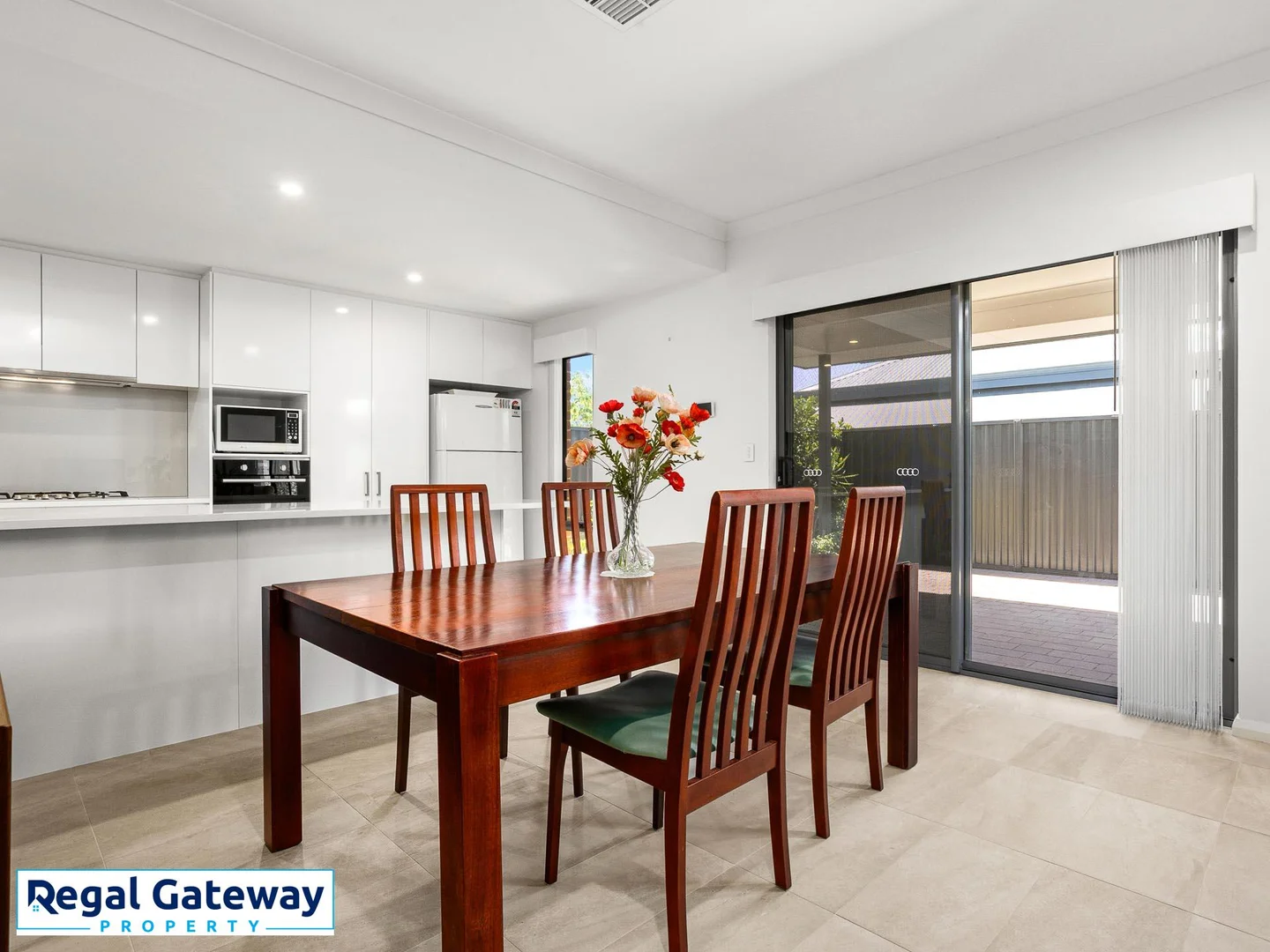 Additional image 4 of 99/100 Clementine Boulevard, Treeby WA 6164