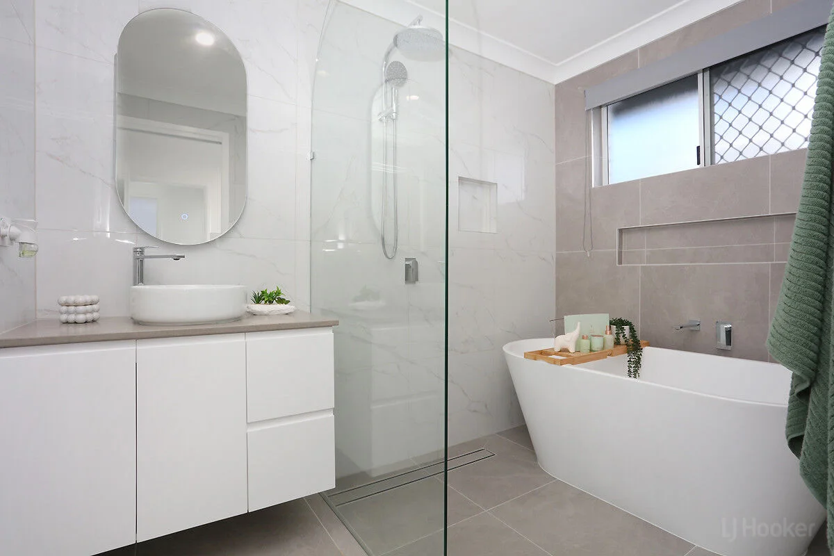 Additional image 4 of 2/134 Oxley Drive, Paradise Point QLD 4216