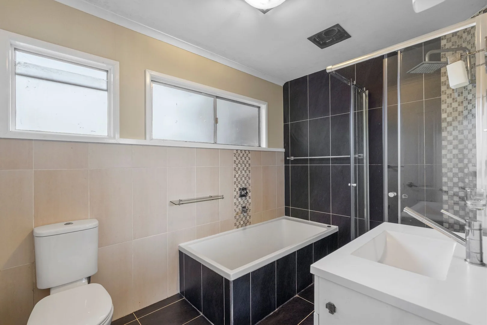 Additional image 15 of 52 Finlay, Slacks Creek QLD 4127