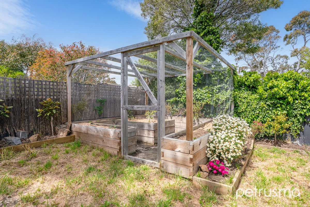 Additional image 33 of 8 Weemala Court, Mount Nelson TAS 7007
