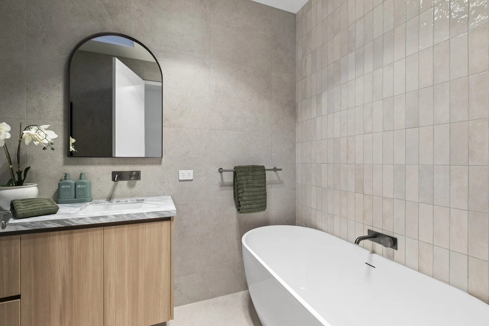 Additional image 11 of 4b Collins Avenue, Altona North VIC 3025