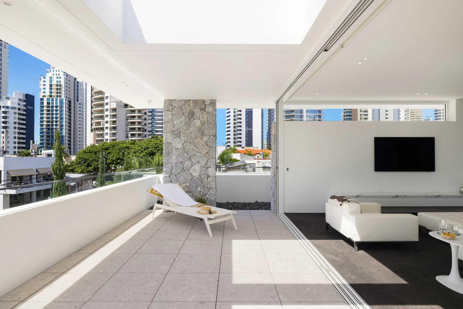 Additional image 21 of 46 Woodroffe Avenue, Main Beach QLD 4217
