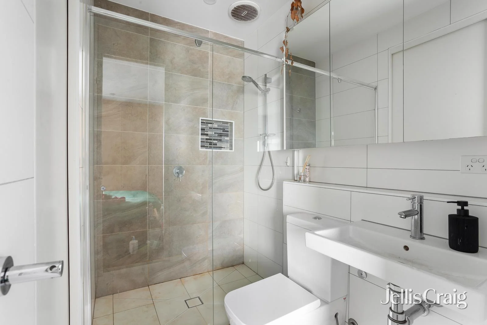 Additional image 10 of 2/26 Ames Avenue, Carnegie VIC 3163