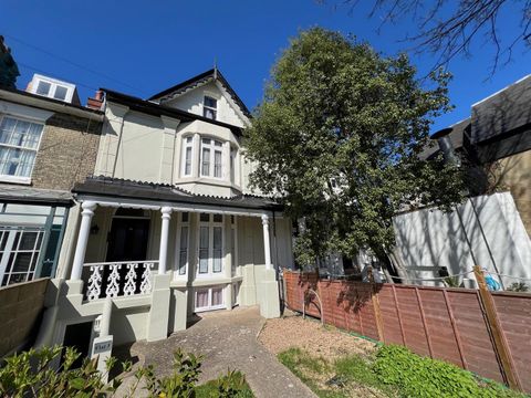 Kingston Crescent, Portsmouth PO2