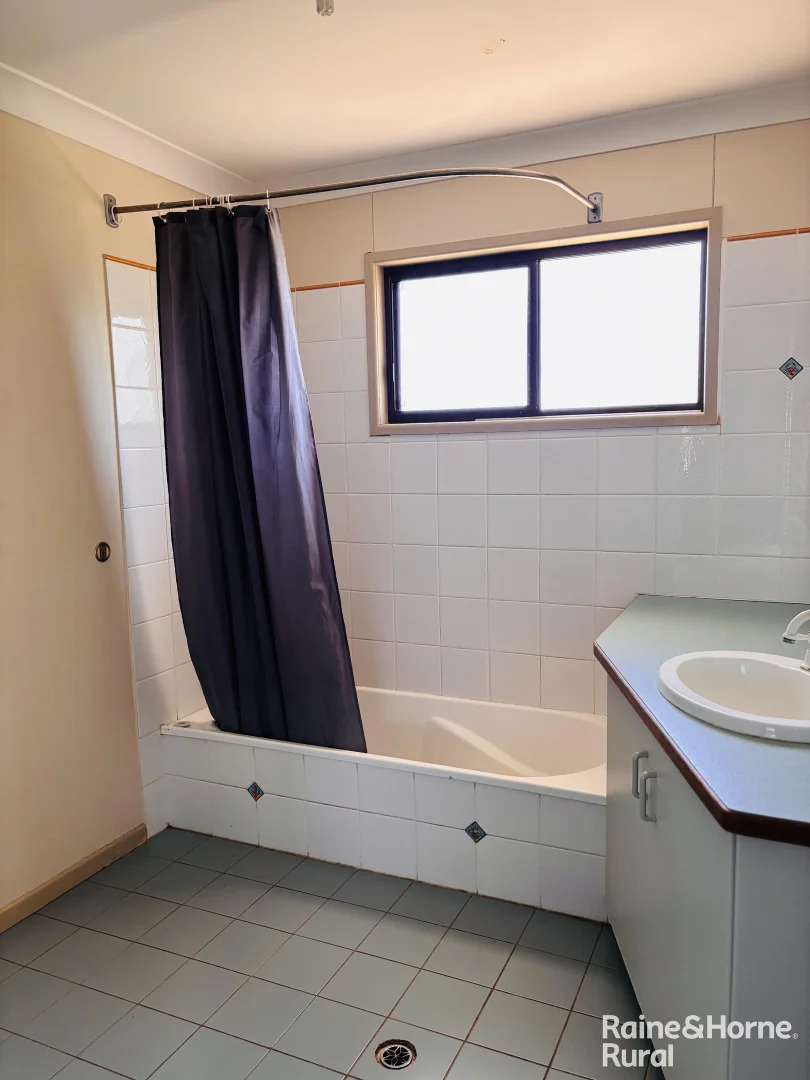 Additional image 10 of 7-13 Edwardes Street, Roma QLD 4455