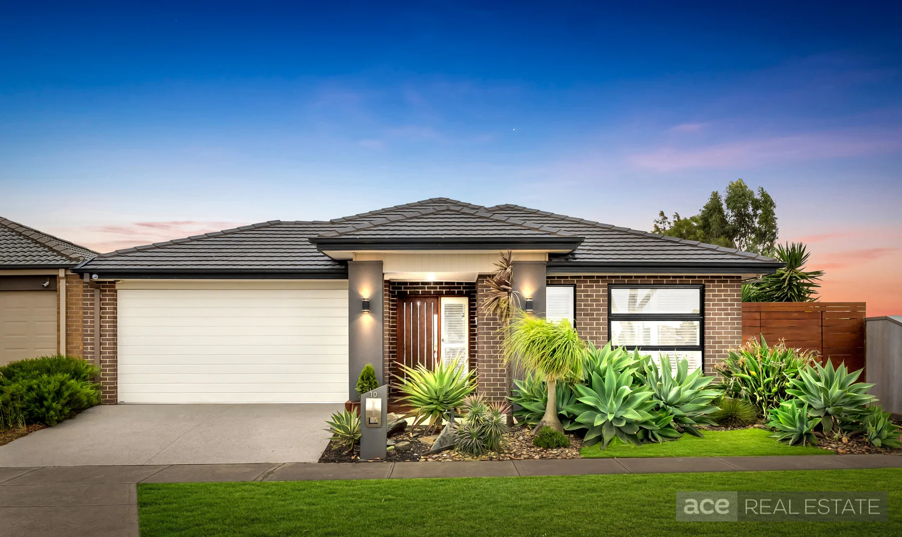 10 Seagrass Crescent, Point Cook VIC 3030