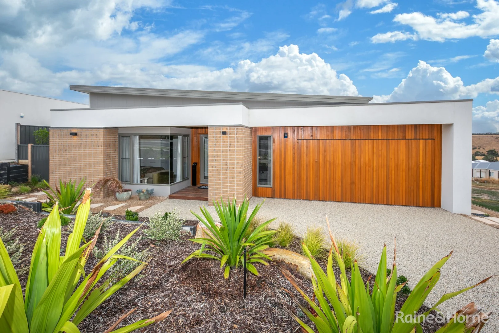 148 Elizabeth Drive, Sunbury VIC 3429