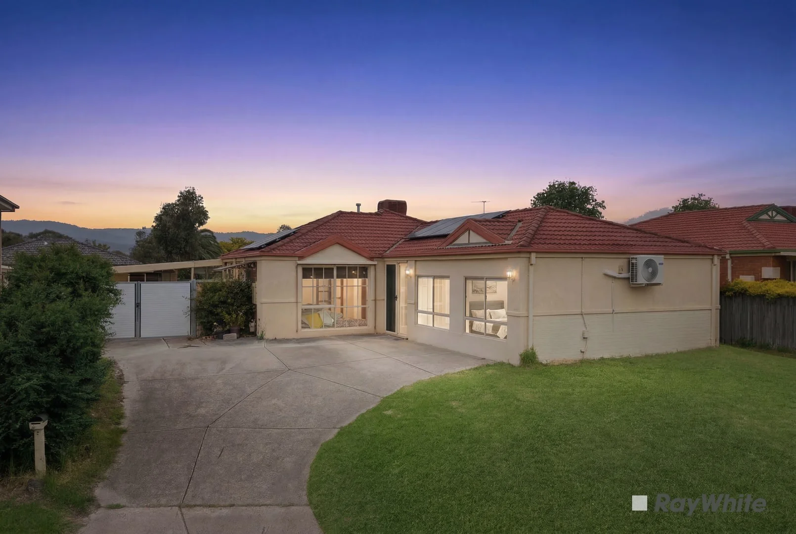 2 Demint Walk, Narre Warren South VIC 3805