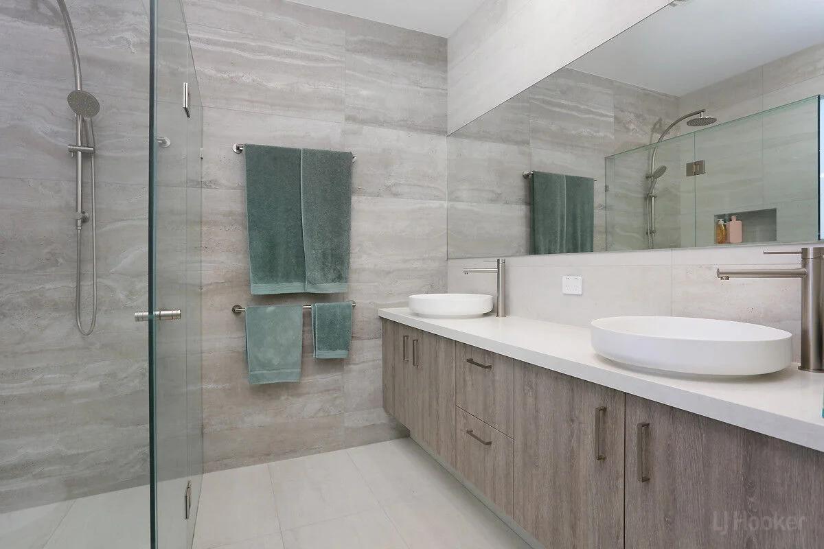 Additional image 3 of 2/49 Milton Avenue, Paradise Point QLD 4216