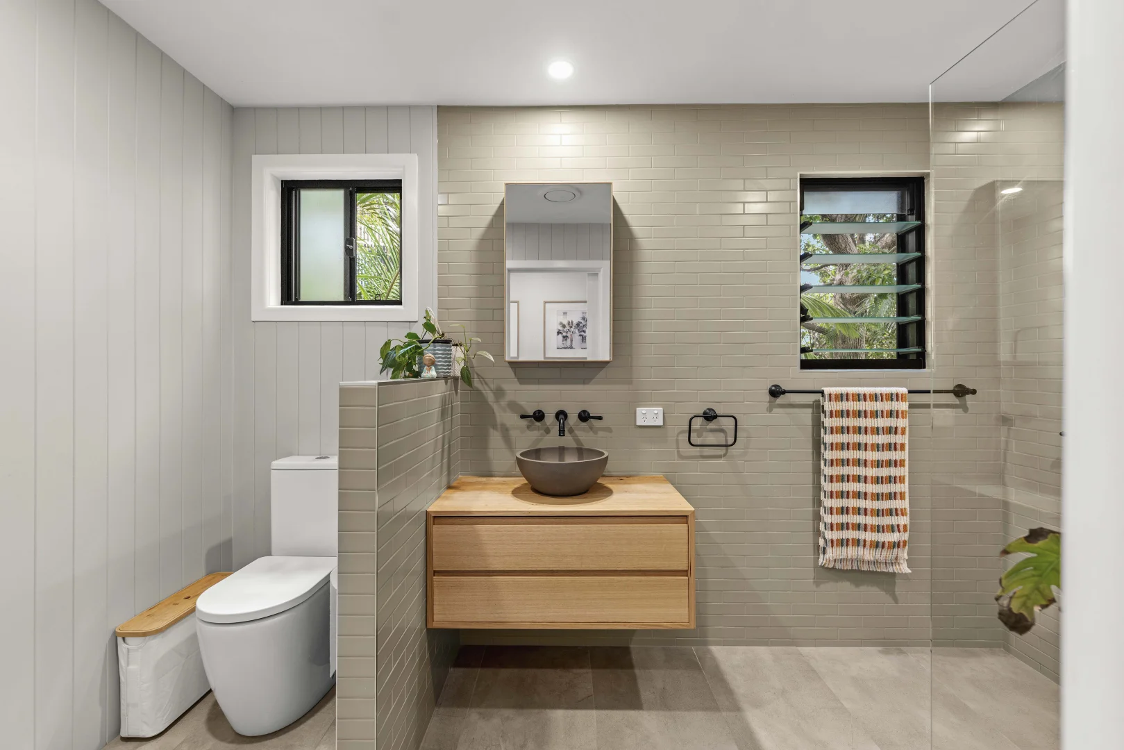 Additional image 16 of 129 K P Mcgrath Drive, Elanora QLD 4221