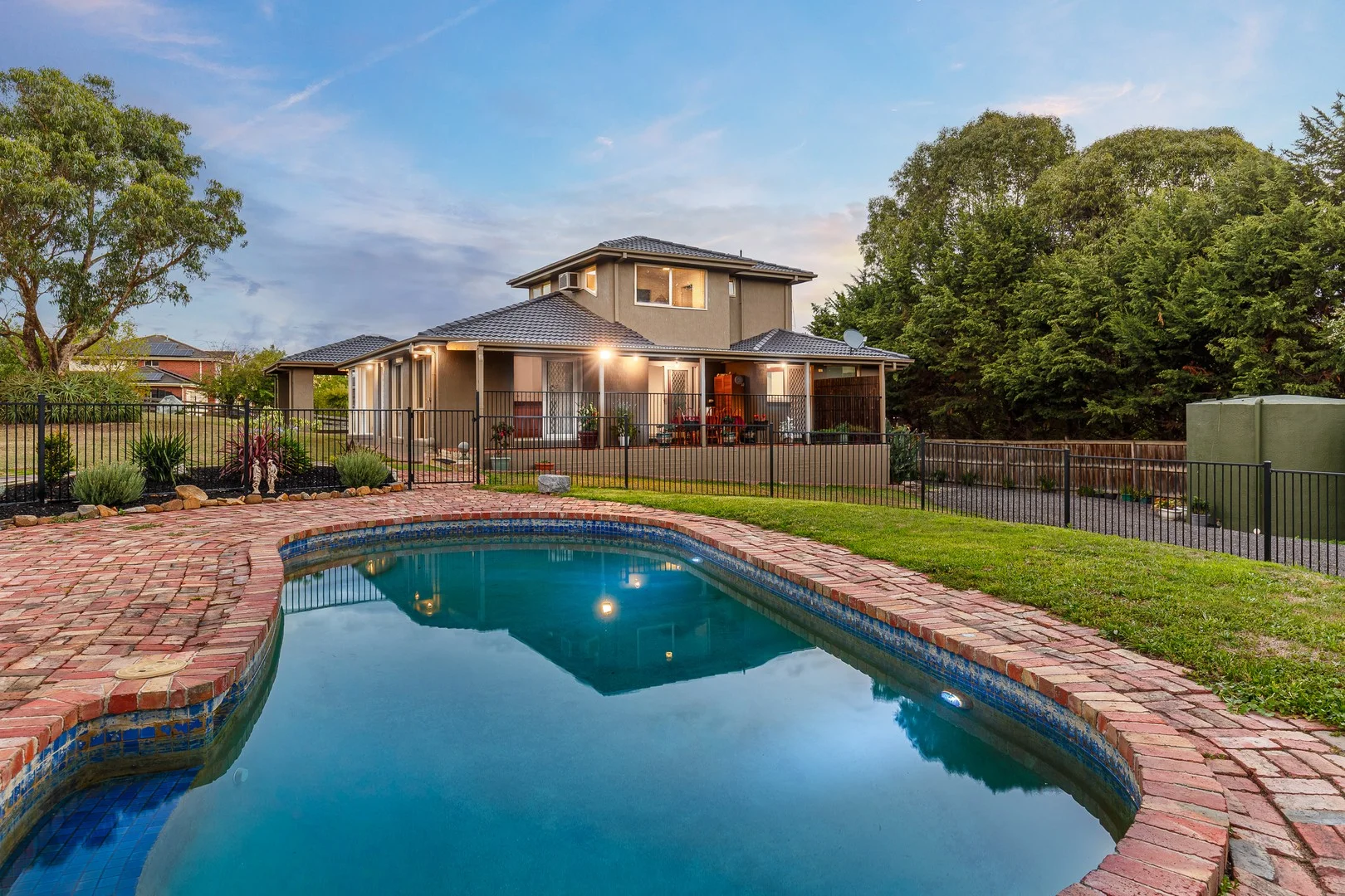 2/10 Oaks Court, Lysterfield South VIC 3156