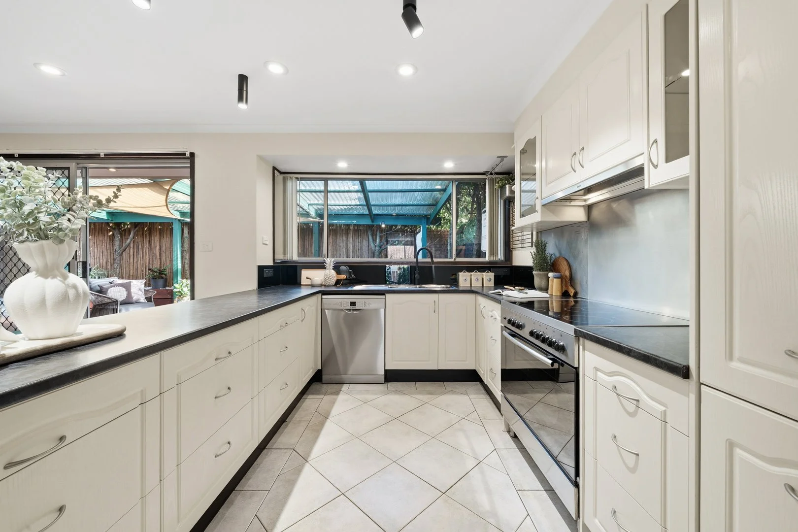 Additional image 13 of 4/32 Clamp Place, Greenway ACT 2900