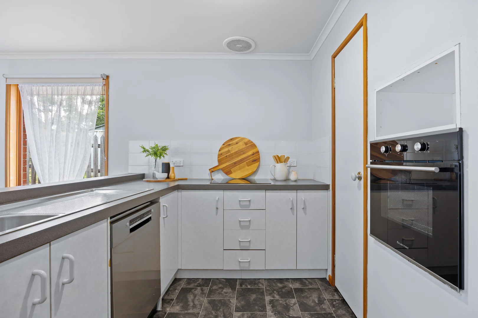 Additional image 10 of 20 Melvyn Crescent, Mount Clear VIC 3350