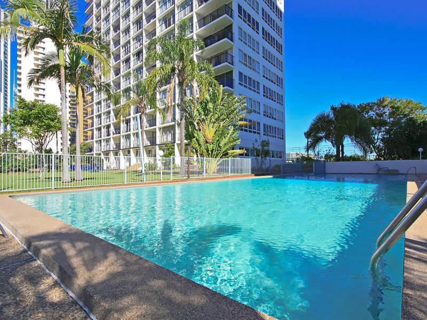 ID:21170018/2 Riverview Parade, Surfers Paradise QLD 4217 photo 2