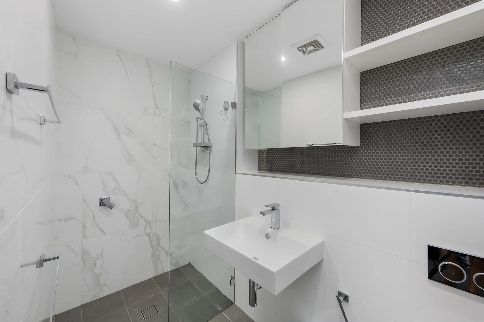 B304/5 Mooramba Road, Dee Why NSW 2099 photo 3