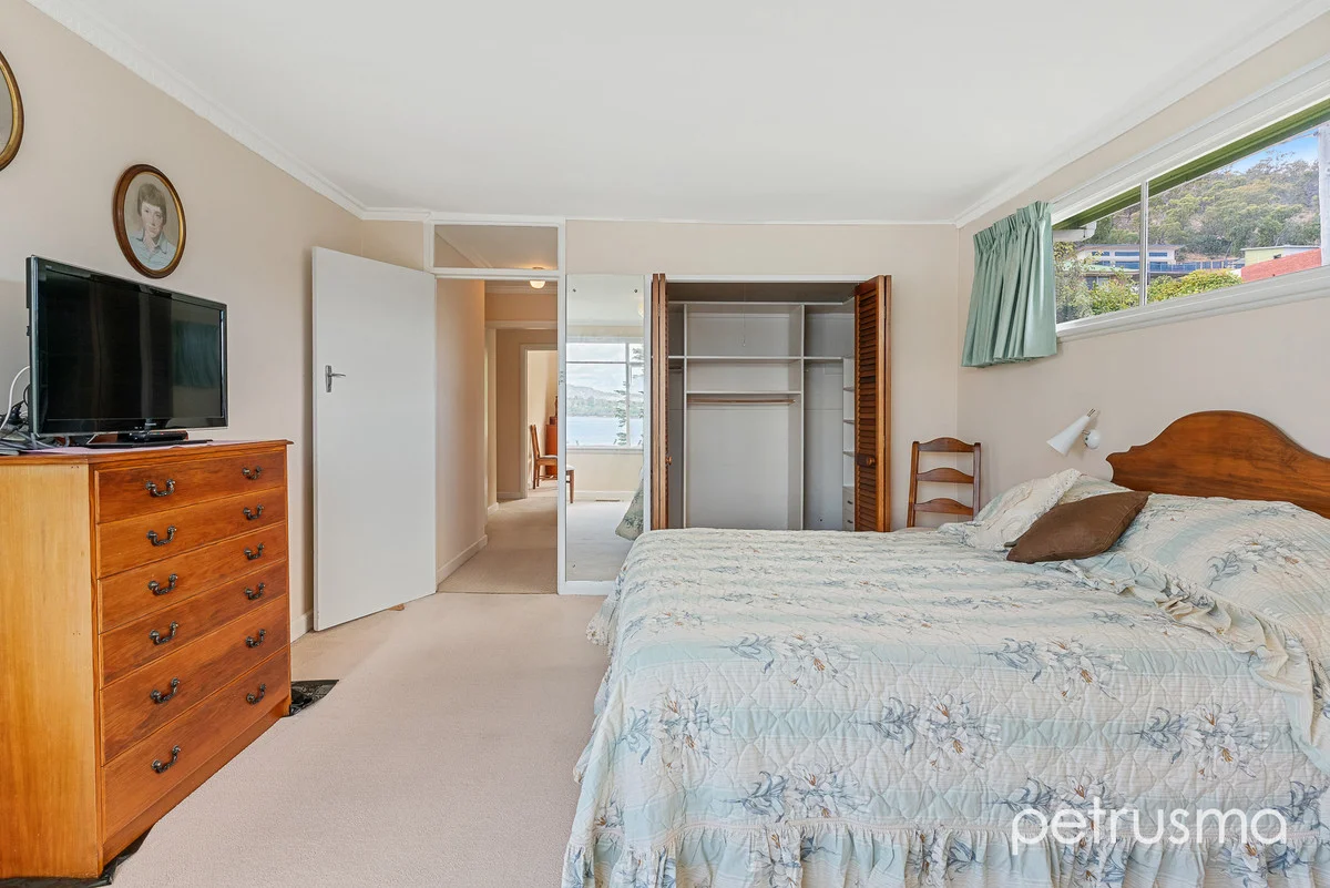 Additional image 7 of 137 Derwent Avenue, Lindisfarne TAS 7015