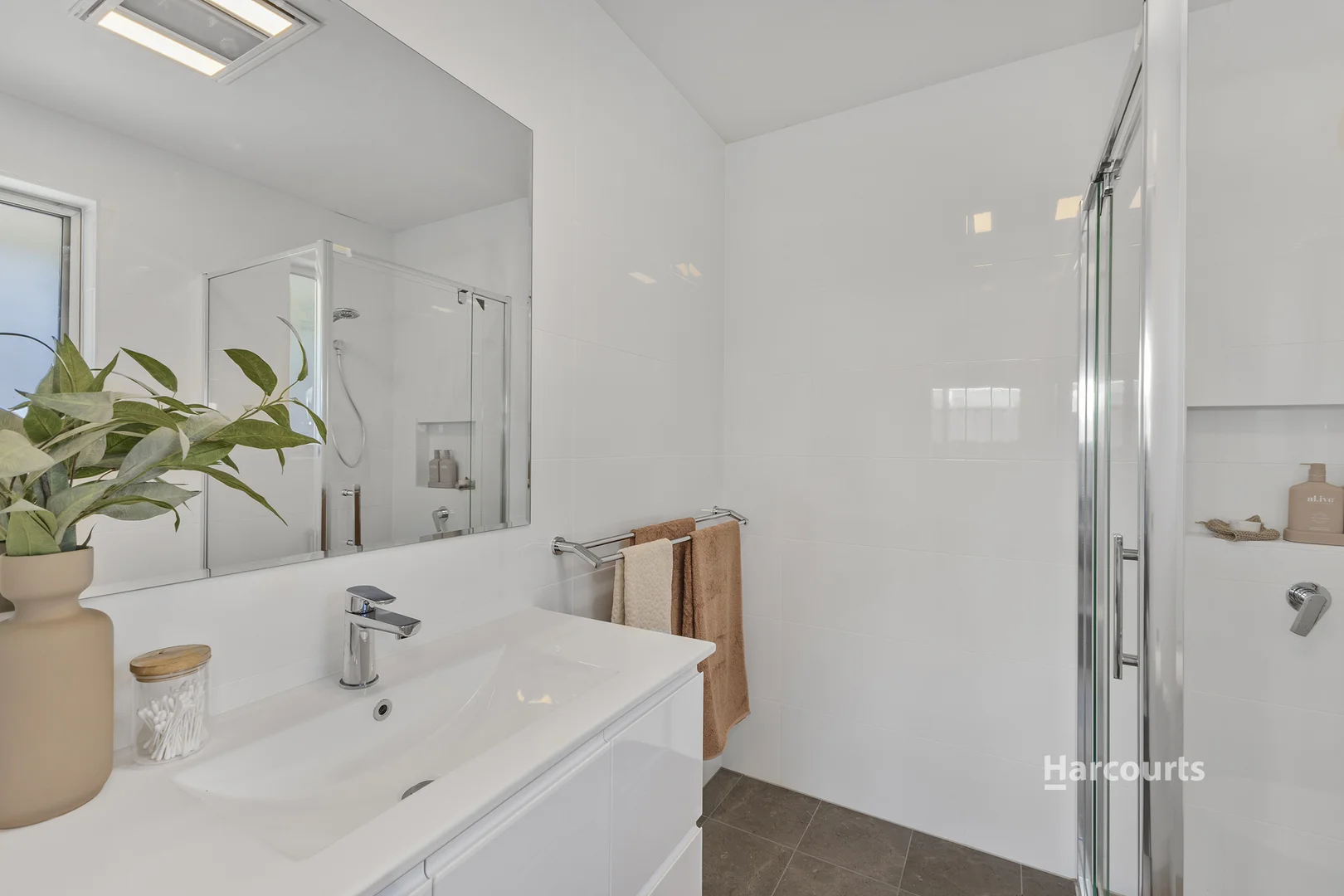 Additional image 10 of 2/17 Griffin Place, Sulphur Creek TAS 7316