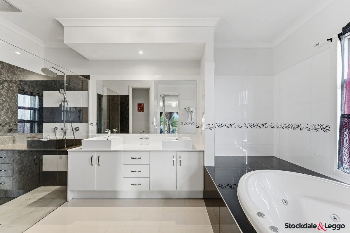 Additional image 5 of 2 Waterside Drive, Pakenham VIC 3810