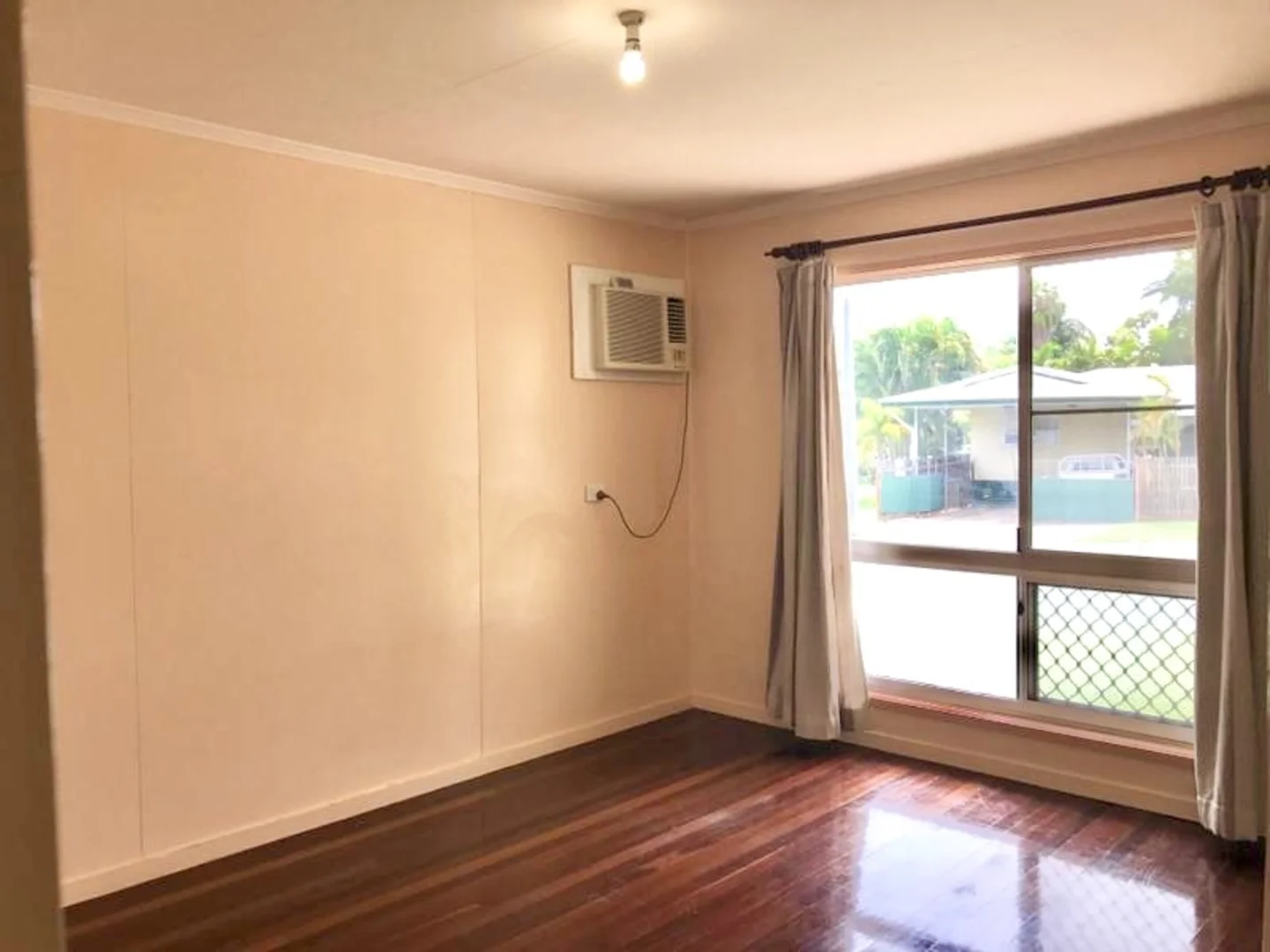 Additional image 7 of 33 KENNEDY Drive, Moranbah QLD 4744