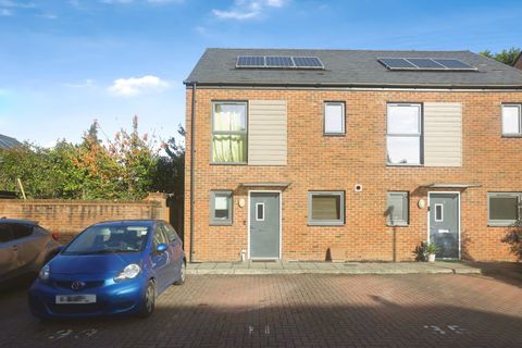 Laxton Close, Southampton, Hampshire SO19