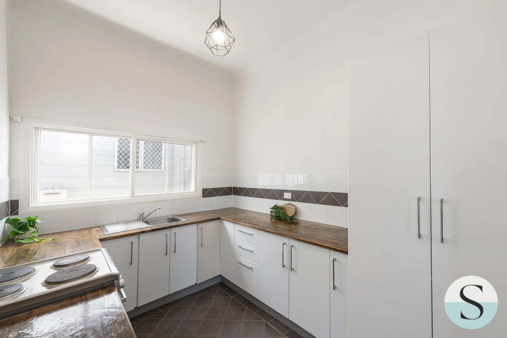 Additional image 26 of 24 Marks Parade, Marks Point NSW 2280