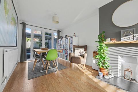 Broadwater Road, Midanbury SO18
