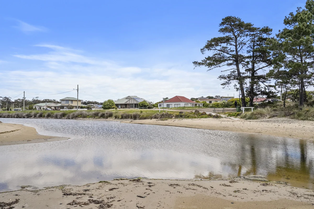 Additional image 38 of 18 Esplanade, Swansea TAS 7190