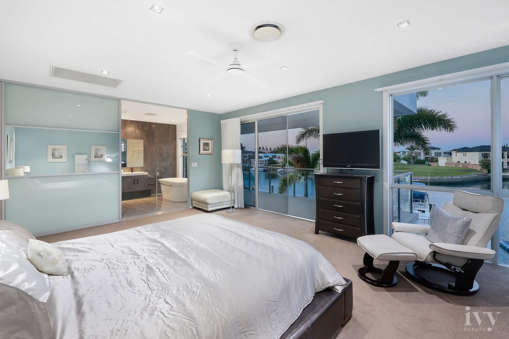 Additional image 17 of 49 Royal Albert Crescent, Sovereign Islands QLD 4216